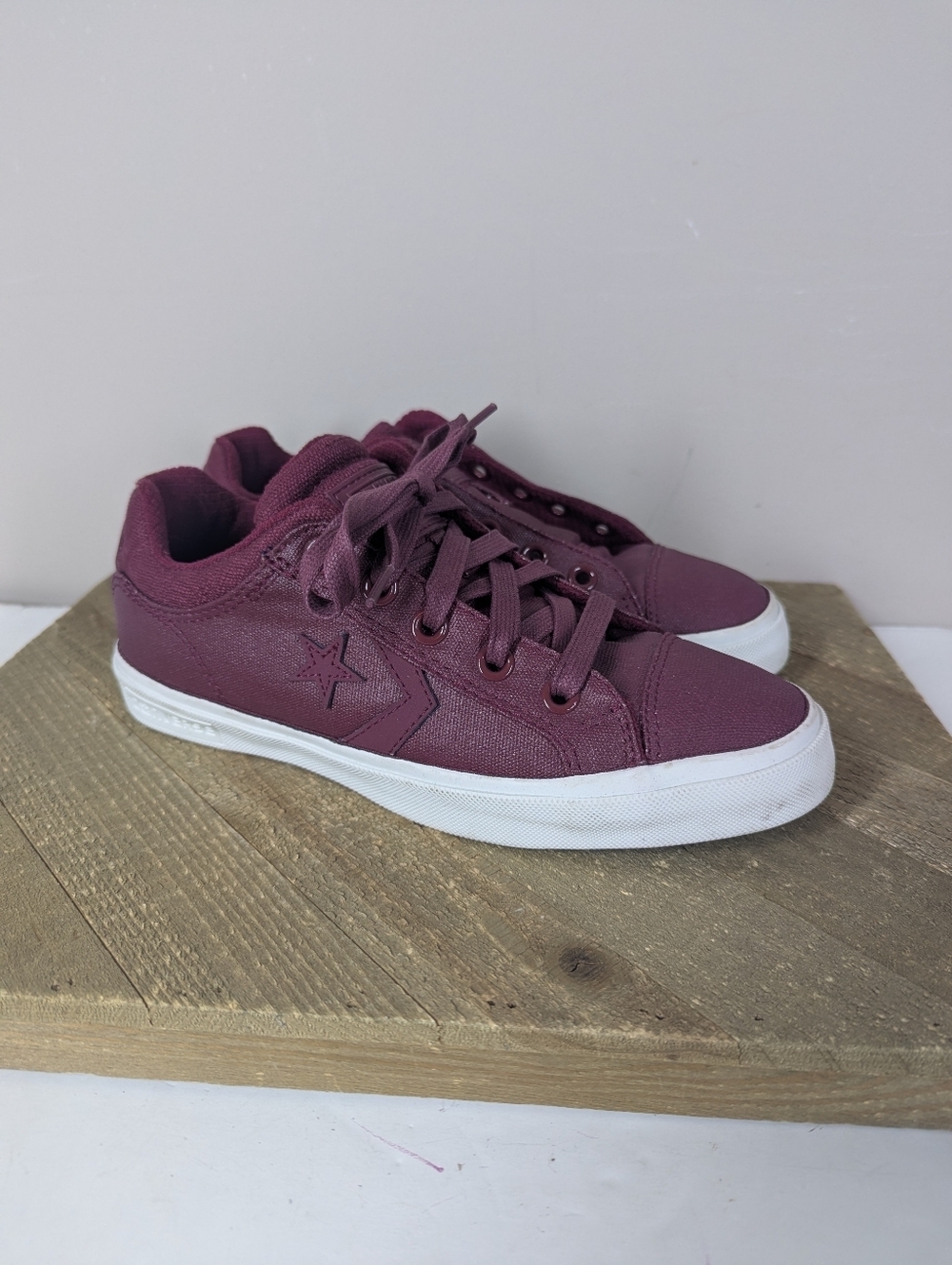 Converse Burgundy Low Top Sneakers Womens 7 Kids 5 Canvas Shoes